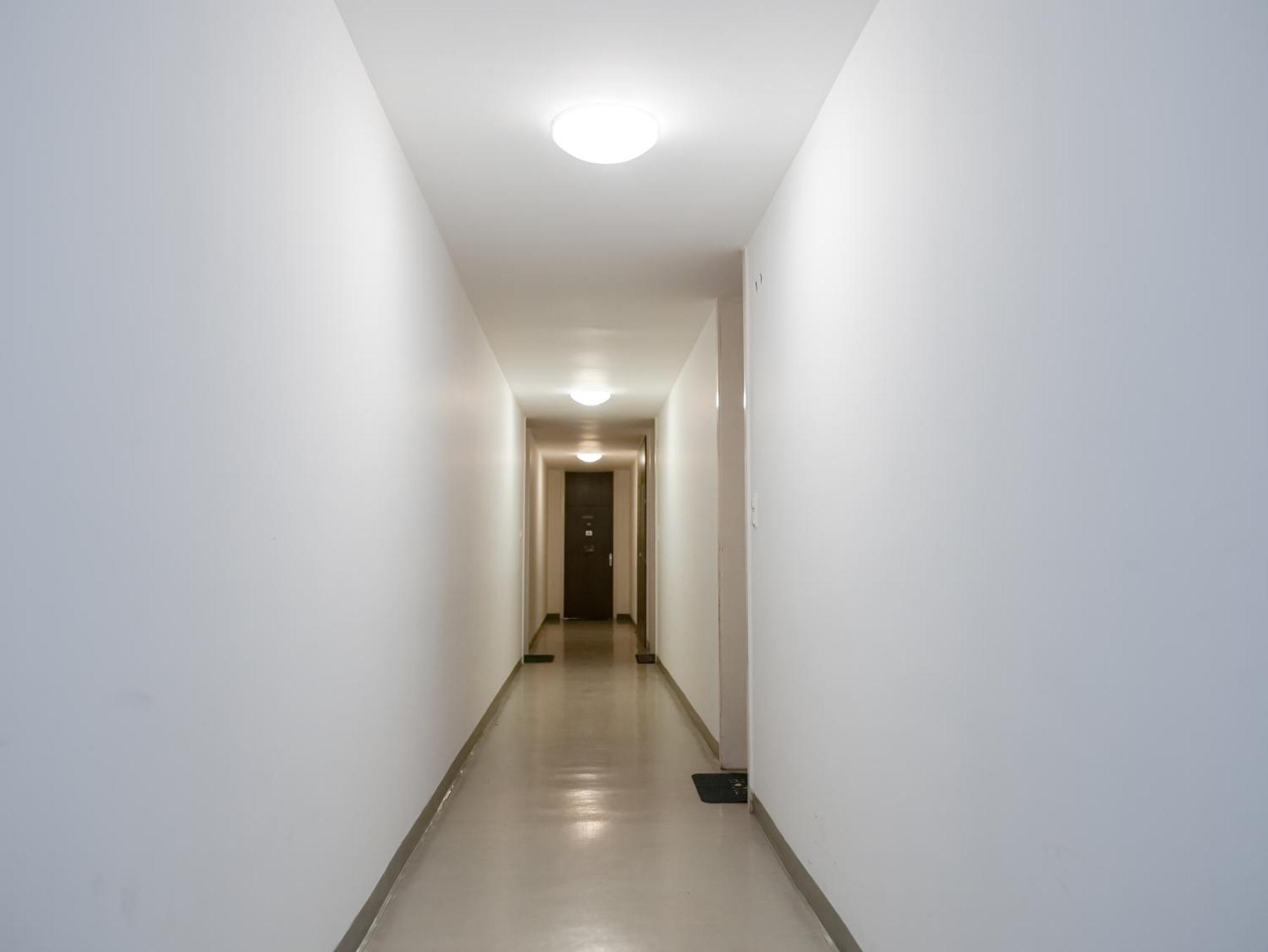 Spacious Apartments With View & Free Parking วีเนอร์นอยชตัดท์ ภายนอก รูปภาพ
