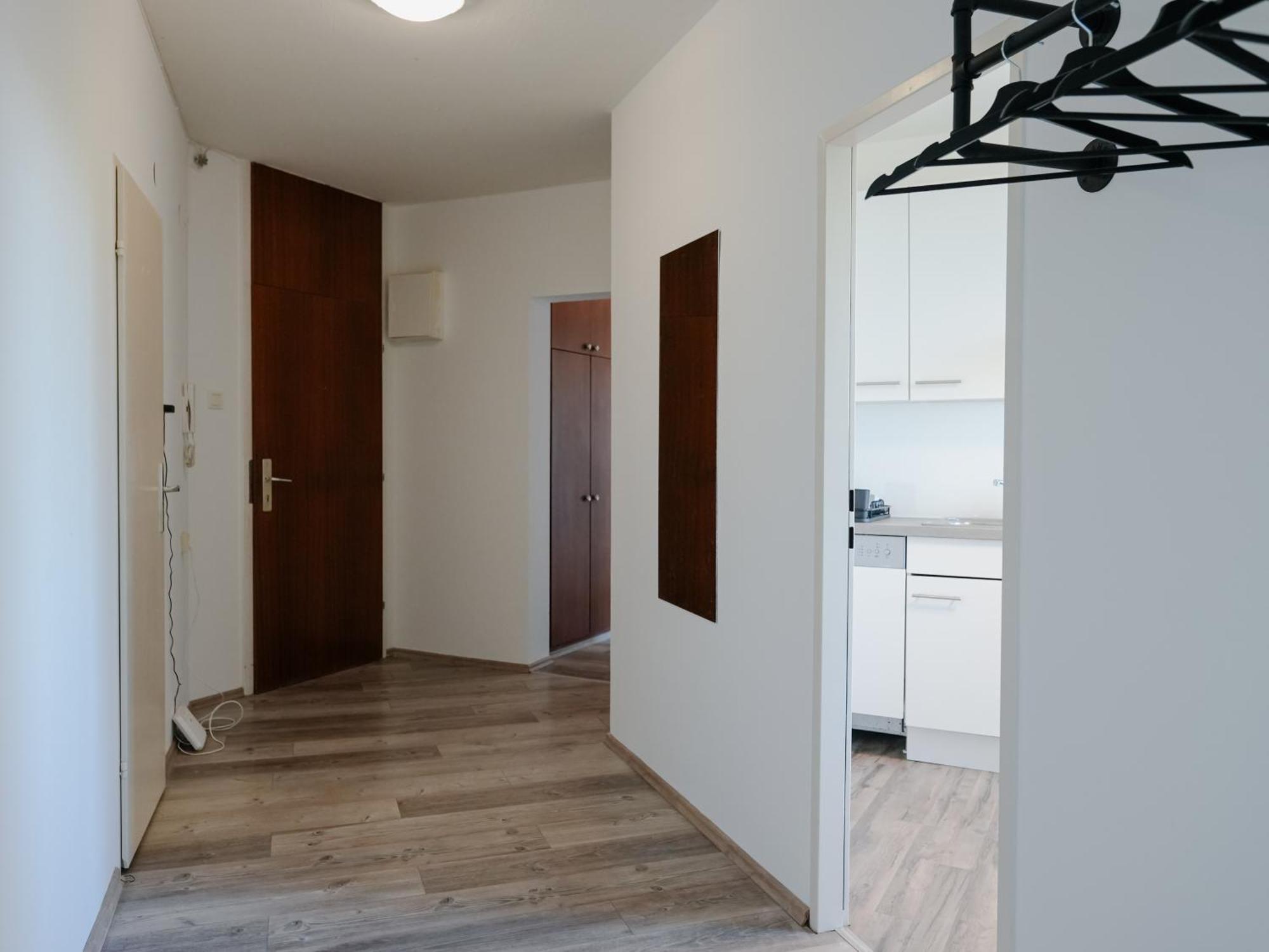 Spacious Apartments With View & Free Parking วีเนอร์นอยชตัดท์ ภายนอก รูปภาพ