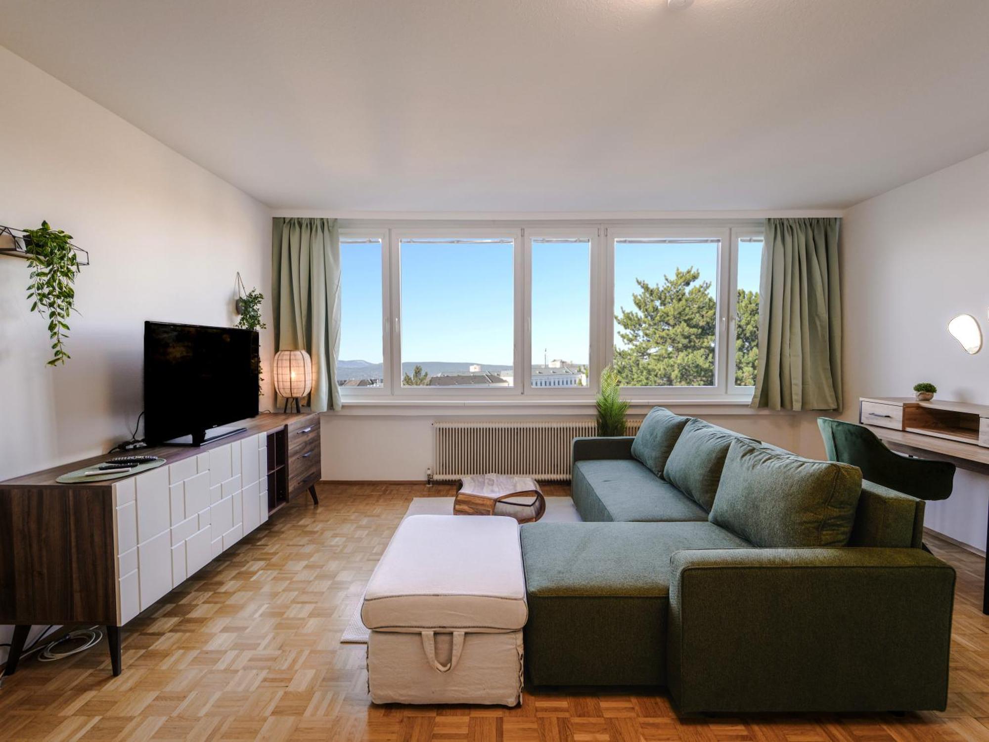 Spacious Apartments With View & Free Parking วีเนอร์นอยชตัดท์ ภายนอก รูปภาพ